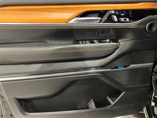 2022 Jeep Grand Wagoneer Series III
