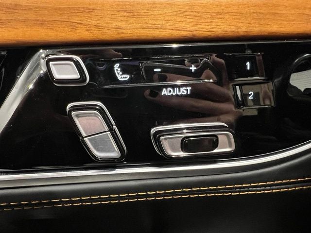 2022 Jeep Grand Wagoneer Series III