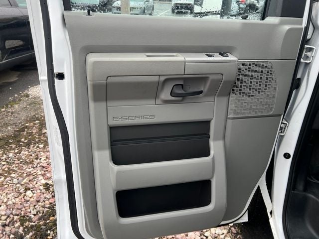 2025 Ford E-350SD Base Cutaway