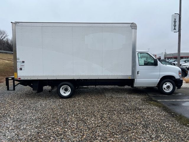 2025 Ford E-350SD Base Cutaway