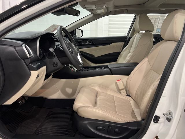 2023 Nissan Maxima Platinum
