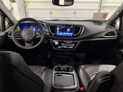 2023 Chrysler Pacifica Hybrid Touring L