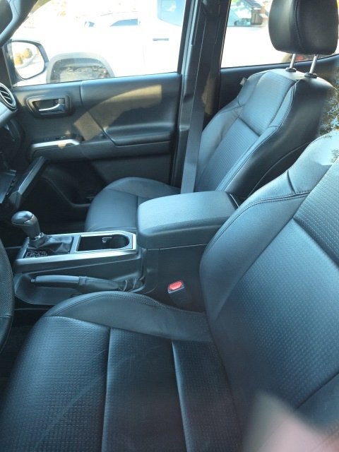 2023 Toyota Tacoma Limited V6