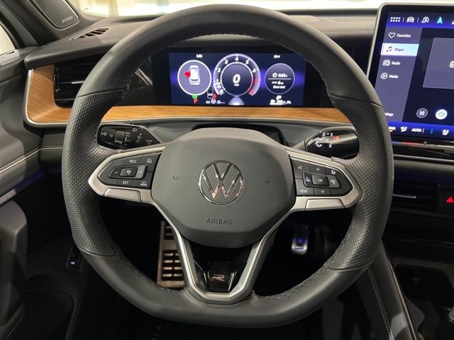 2025 Volkswagen Tiguan 2.0T SEL R-Line