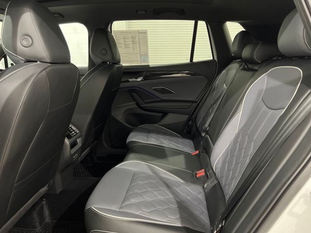 2025 Volkswagen Tiguan 2.0T SEL R-Line