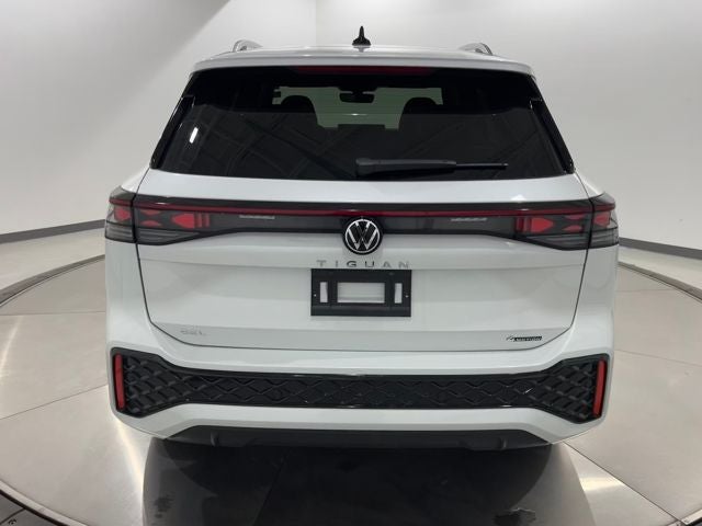 2025 Volkswagen Tiguan 2.0T SEL R-Line