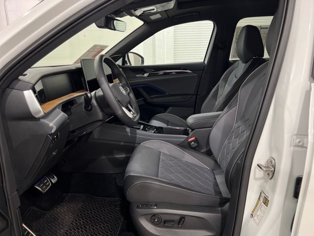2025 Volkswagen Tiguan 2.0T SEL R-Line