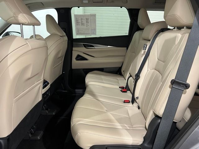 2022 INFINITI QX60 LUXE