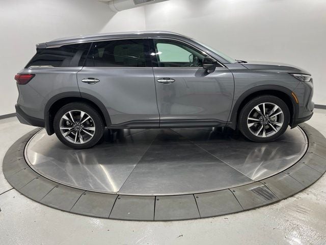 2022 INFINITI QX60 LUXE