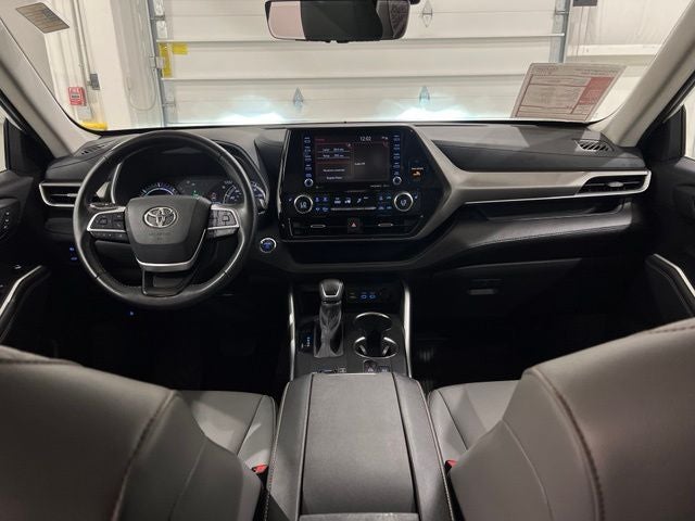 2022 Toyota Highlander Hybrid Bronze Edition