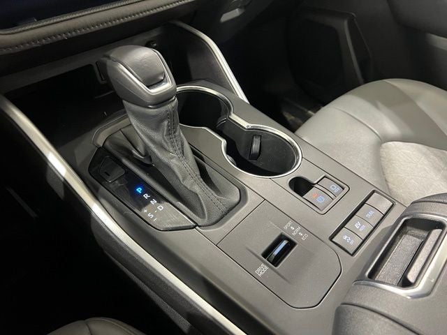 2022 Toyota Highlander Hybrid Bronze Edition