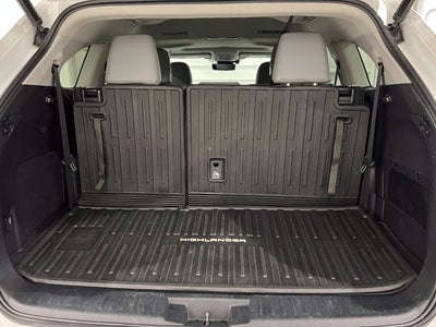 2022 Toyota Highlander Hybrid Bronze Edition