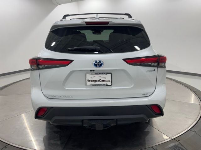2022 Toyota Highlander Hybrid Bronze Edition