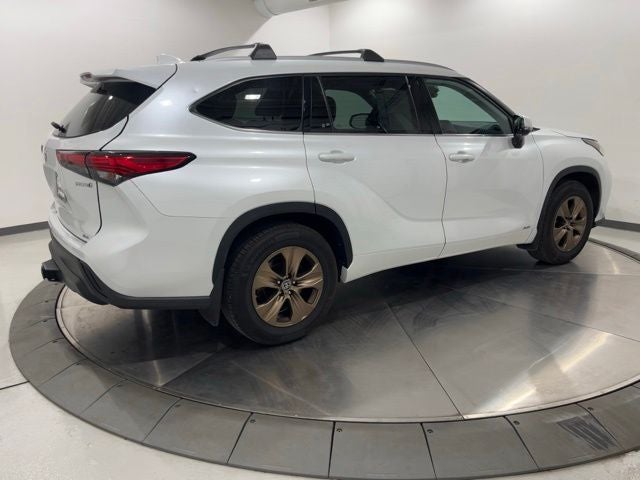 2022 Toyota Highlander Hybrid Bronze Edition