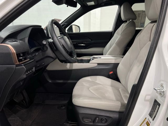 2024 Toyota Grand Highlander Hybrid MAX Platinum
