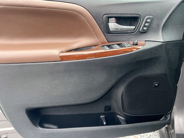 2017 Toyota Sienna Limited Premium 7 Passenger