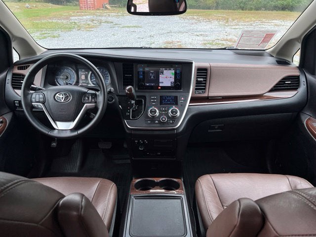 2017 Toyota Sienna Limited Premium 7 Passenger