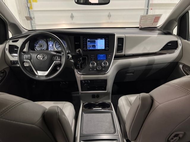 2018 Toyota Sienna XLE Premium 7 Passenger