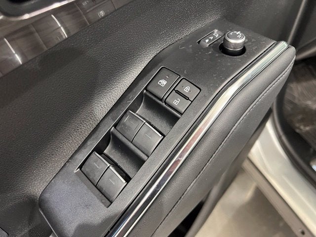 2023 Toyota Highlander Hybrid Platinum