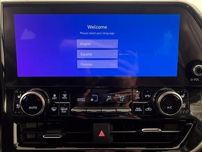 2023 Toyota Highlander Hybrid Platinum