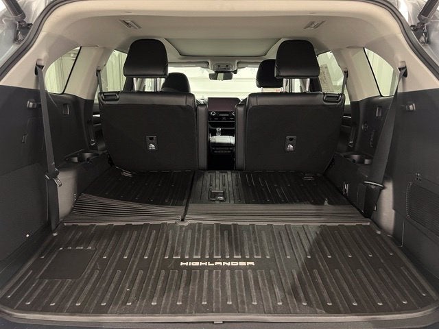 2023 Toyota Highlander Hybrid Platinum