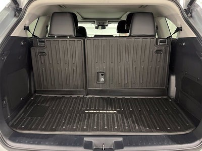 2023 Toyota Highlander Hybrid Platinum