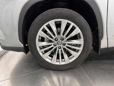 2023 Toyota Highlander Hybrid Platinum
