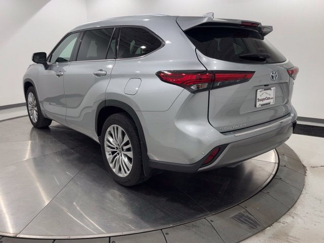2023 Toyota Highlander Hybrid Platinum