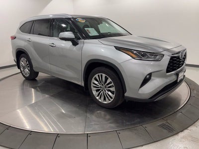 2023 Toyota Highlander Hybrid Platinum