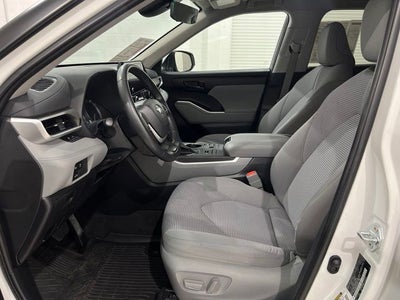 2023 Toyota Highlander LE