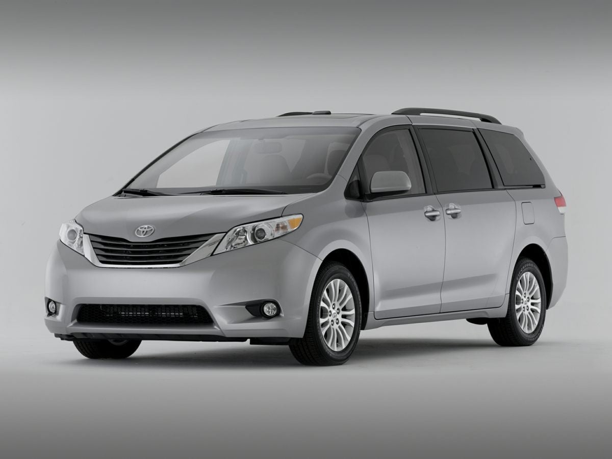 2012 Toyota Sienna LE 8 Passenger