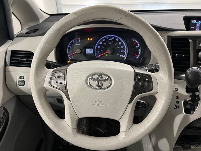 2012 Toyota Sienna LE 8 Passenger