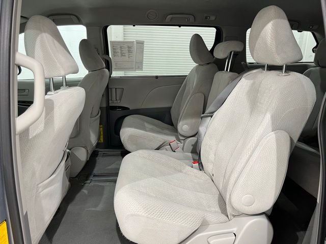 2012 Toyota Sienna LE 8 Passenger