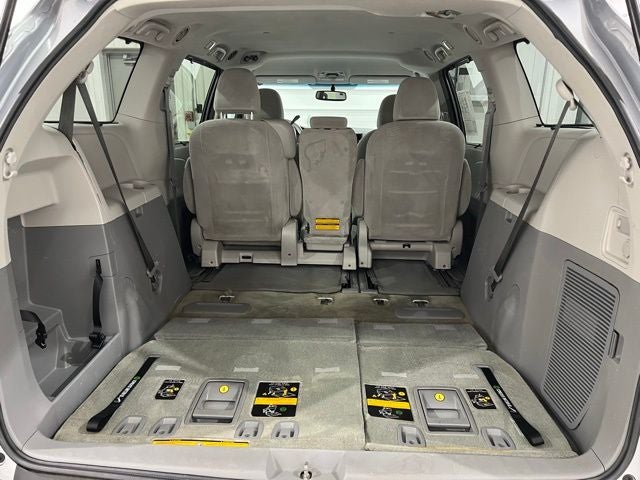 2012 Toyota Sienna LE 8 Passenger