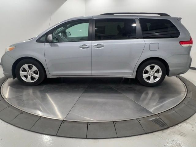 2012 Toyota Sienna LE 8 Passenger