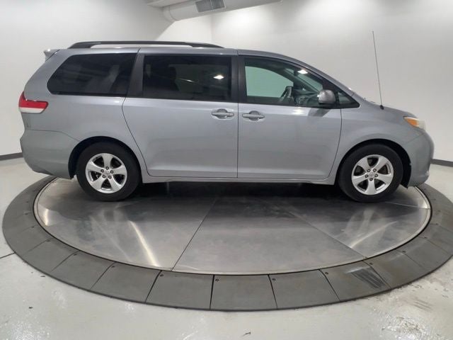 2012 Toyota Sienna LE 8 Passenger