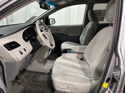 2012 Toyota Sienna LE 8 Passenger