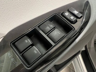 2012 Toyota Sienna LE 8 Passenger
