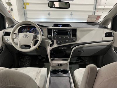 2012 Toyota Sienna LE 8 Passenger