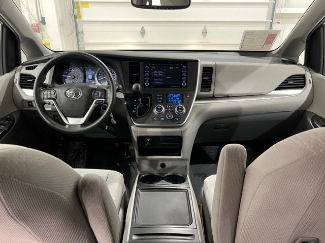 2020 Toyota Sienna LE 8 Passenger