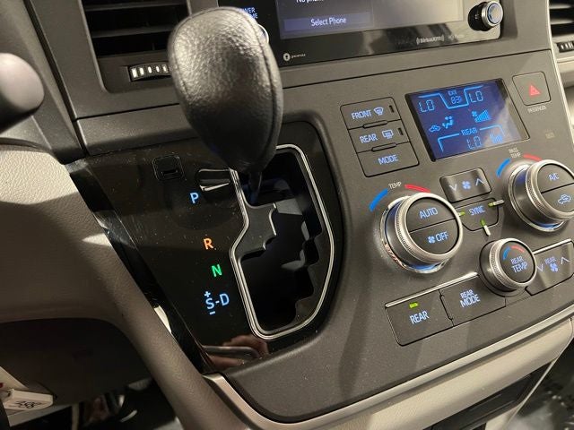 2020 Toyota Sienna LE 8 Passenger