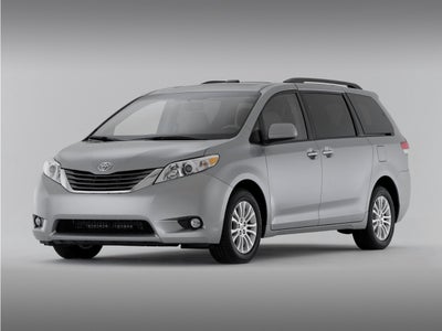 2012 Toyota Sienna SE 8 Passenger