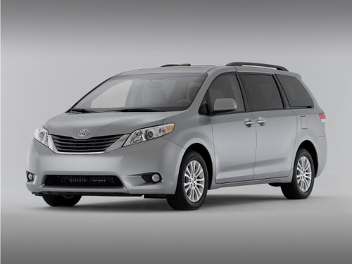 2012 Toyota Sienna SE 8 Passenger