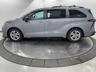 2023 Toyota Sienna XSE 7 Passenger