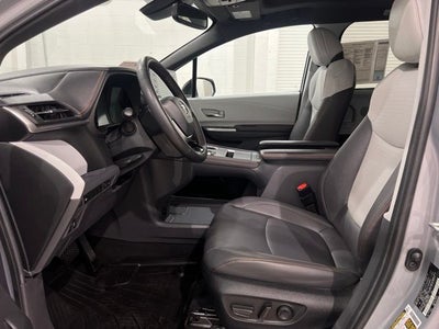 2023 Toyota Sienna XSE 7 Passenger