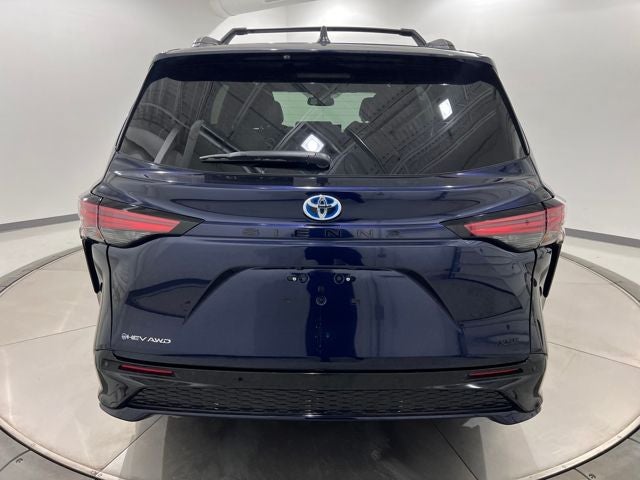 2025 Toyota Sienna XSE 7 Passenger