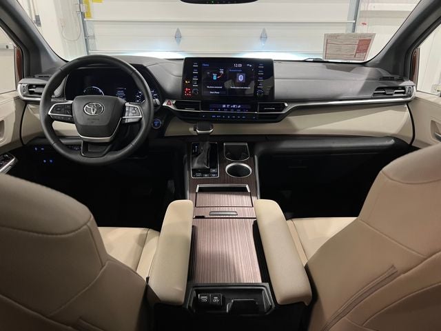 2021 Toyota Sienna XLE 7 Passenger