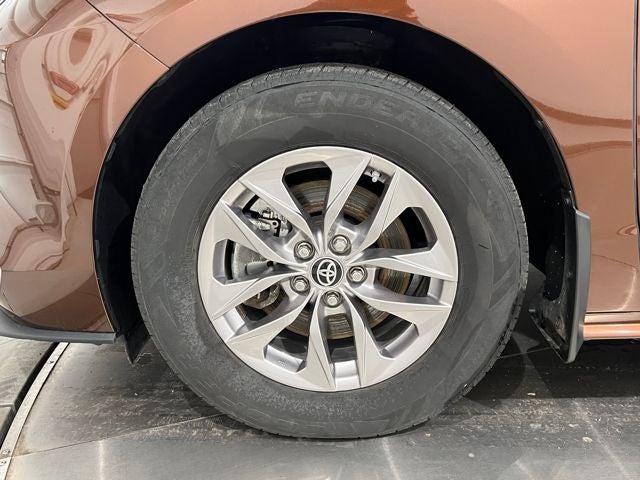 2021 Toyota Sienna XLE 7 Passenger