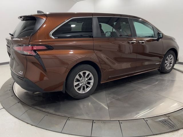 2021 Toyota Sienna XLE 7 Passenger