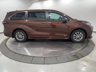 2021 Toyota Sienna XLE 7 Passenger